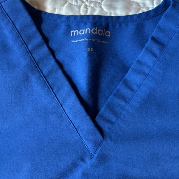 Set of 2 Mandala XS Women’s Galaxy Blue Scrub Tops - Picture 2 of 5